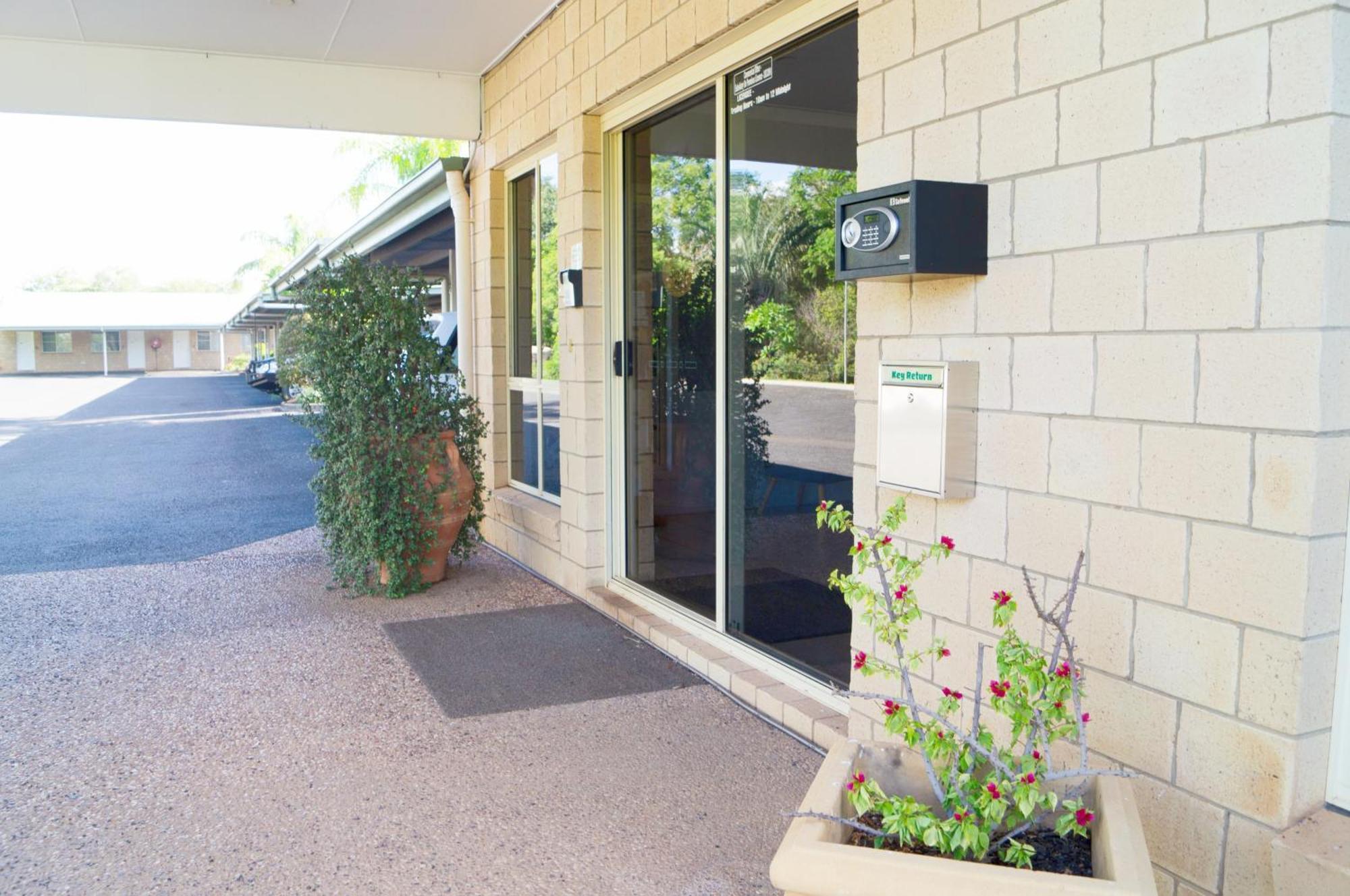 Jacaranda Country Motel Saint George Exterior photo