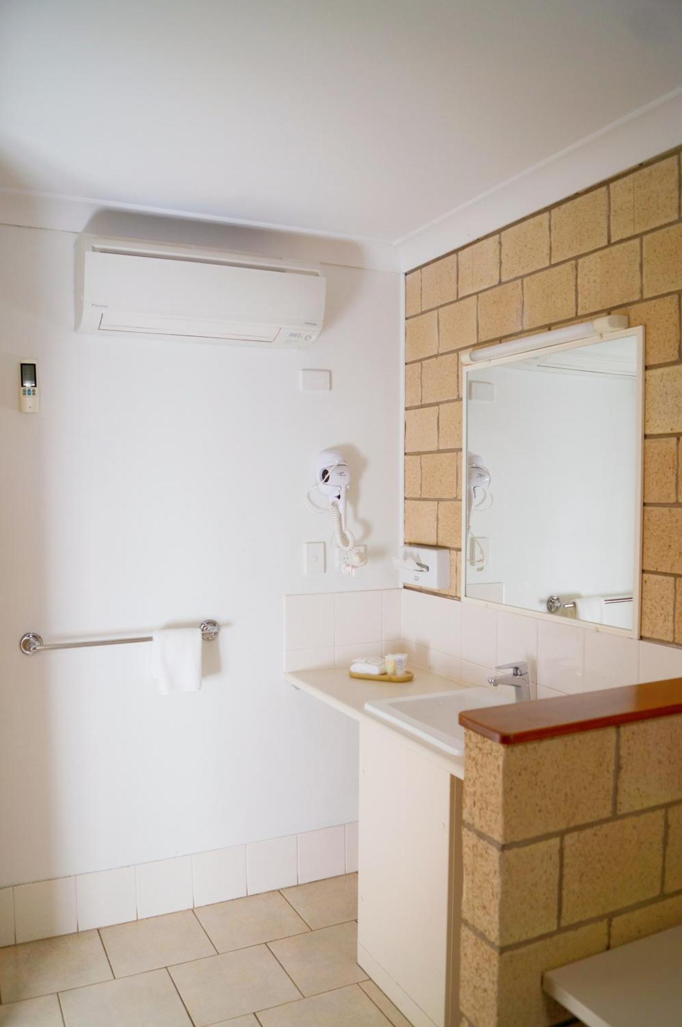 Jacaranda Country Motel Saint George Room photo
